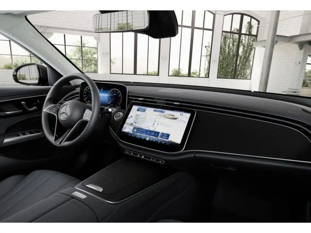 Mercedes-Benz E 200 AVANTGARDE Sedan