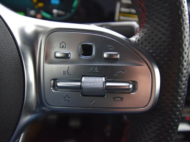 Mercedes-Benz A 250 A 250 e AMG Line