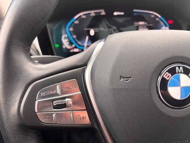 BMW 330 330e Sedan Sport Line