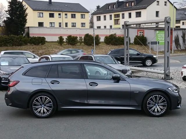 BMW 330 330e M-Sport Touring xDrive