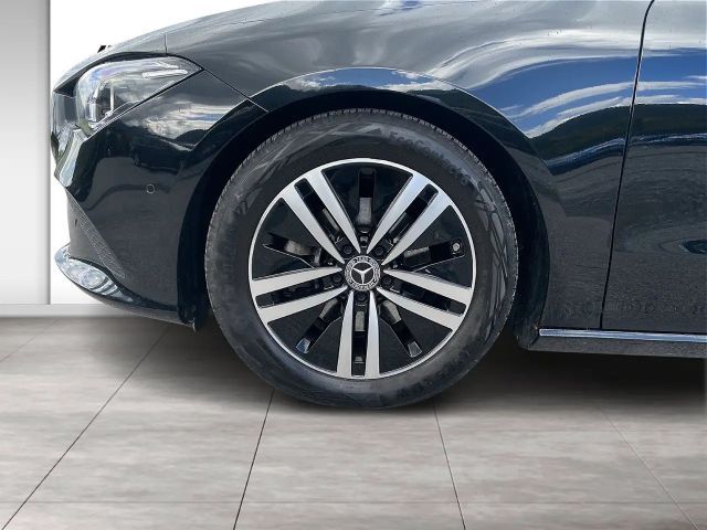 Mercedes-Benz CLA 180 Shooting Brake