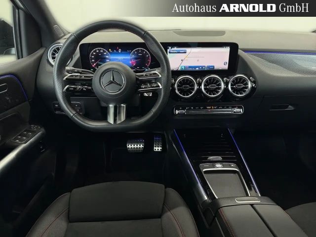 Mercedes-Benz B 200 AMG Line Sedan