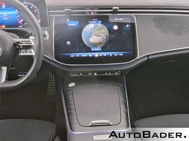 Mercedes-Benz E 200 AMG Line Sedan