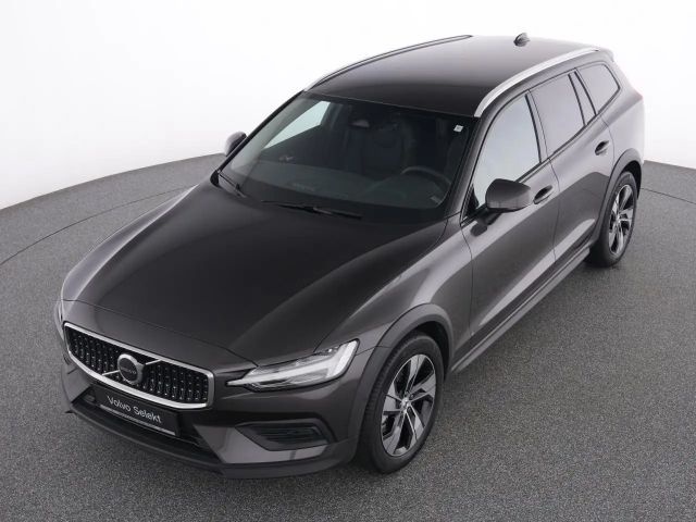 Volvo V60 Cross Country AWD Plus