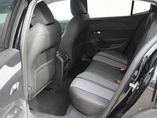 Peugeot 408 130 Allure Pack EAT8 PureTech