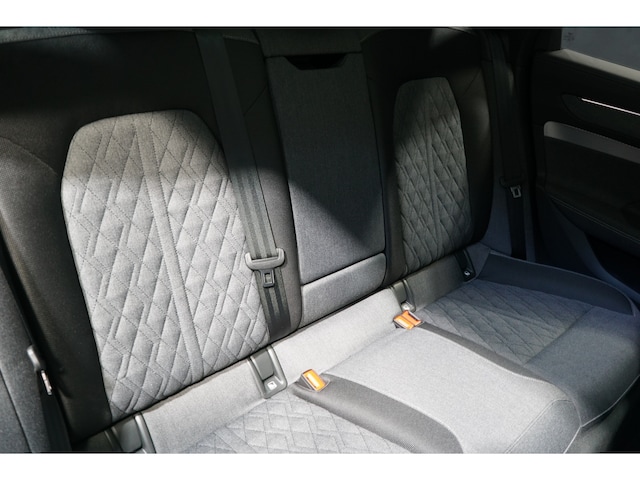 Audi A6 Avant Quattro S-Tronic