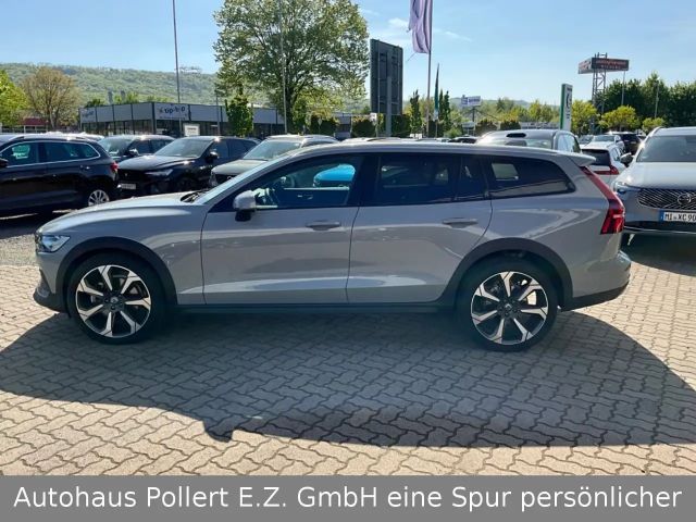 Volvo V60 Cross Country AWD Plus