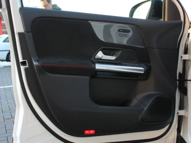 Mercedes-Benz GLA 250 4MATIC AMG Line