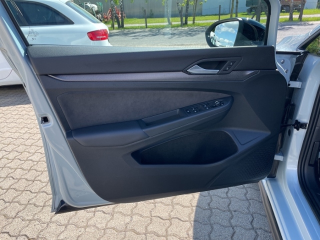 Volkswagen Golf 2.0 TSI Golf VIII