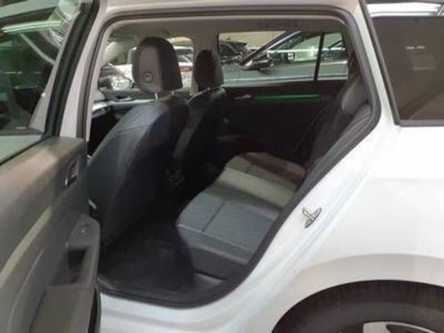 Volkswagen Golf 2.0 TDI DSG Variant