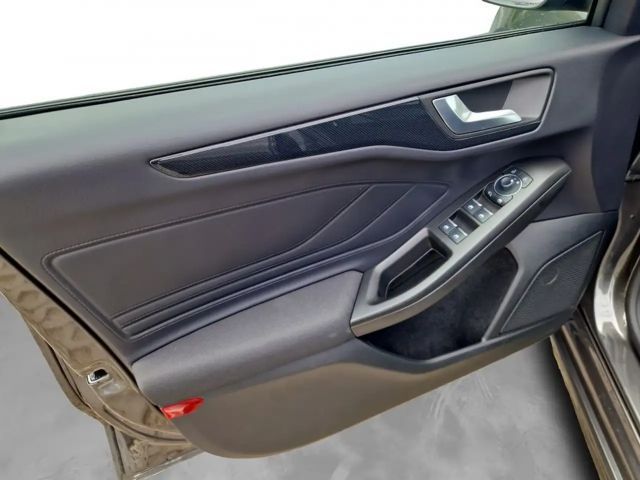 Ford Focus EcoBoost ST Line