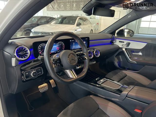 Mercedes-Benz A 220 4MATIC AMG Line