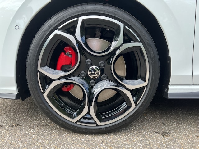 Volkswagen Golf 2.0 TSI DSG