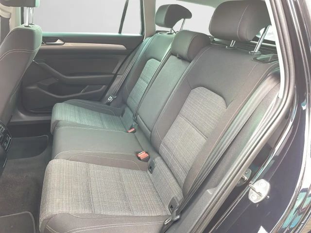 Volkswagen Passat 1.5 TSI Business DSG Variant