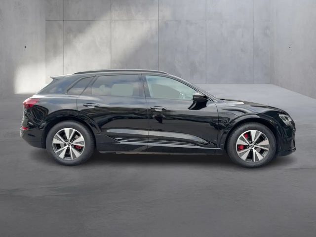 Audi Q8 e-tron 55 Business Quattro