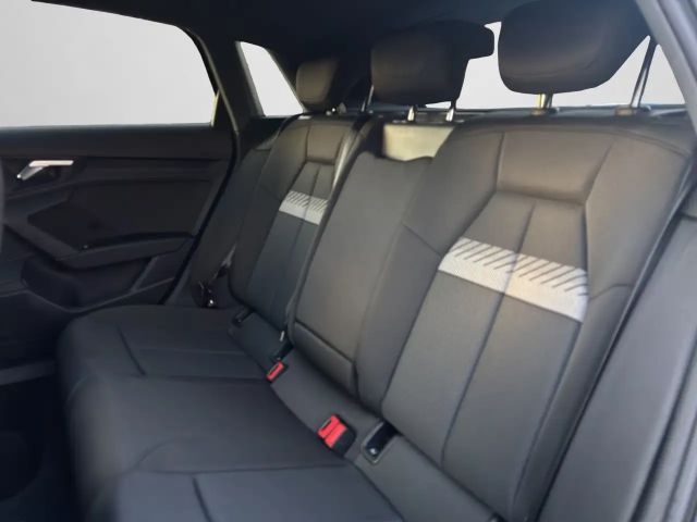 Audi A3 40 TFSI Hybride S-Line Sedan
