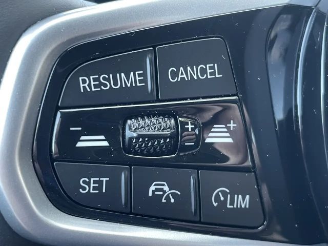 BMW 330 330i M-Sport xDrive