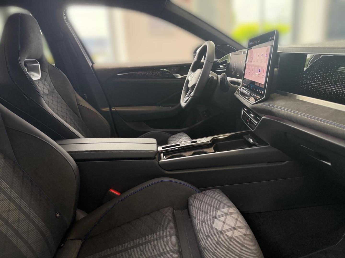 Volkswagen Passat DSG R-Line eHybrid