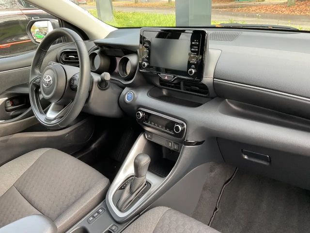 Toyota Yaris Hatchback Hybride Team D