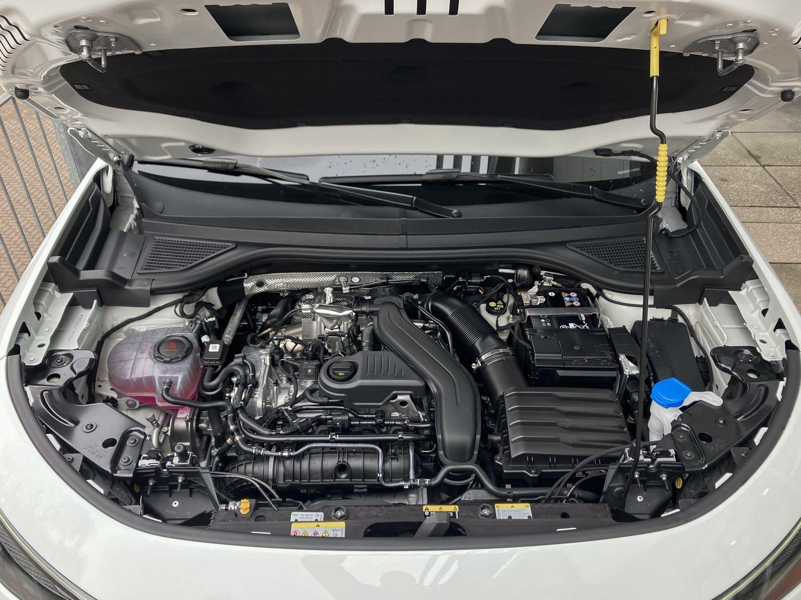 Volkswagen T-Roc 1.5 eTSI DSG R-Line