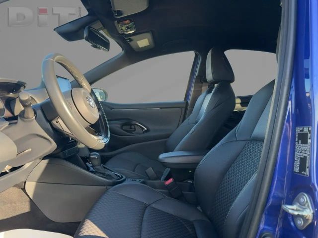 Toyota Yaris Hatchback Style