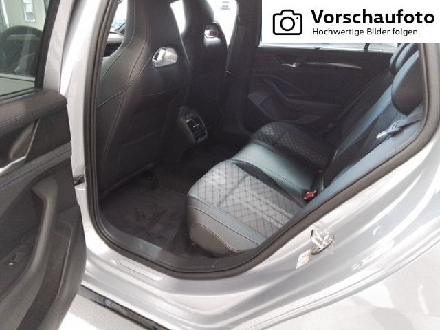 Volkswagen Passat 2.0 TDI DSG IQ.Drive R-Line