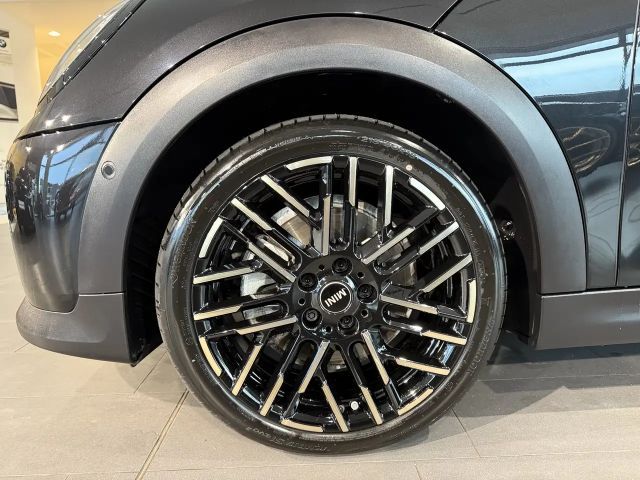 MINI Cooper S 3-deurs Favoured