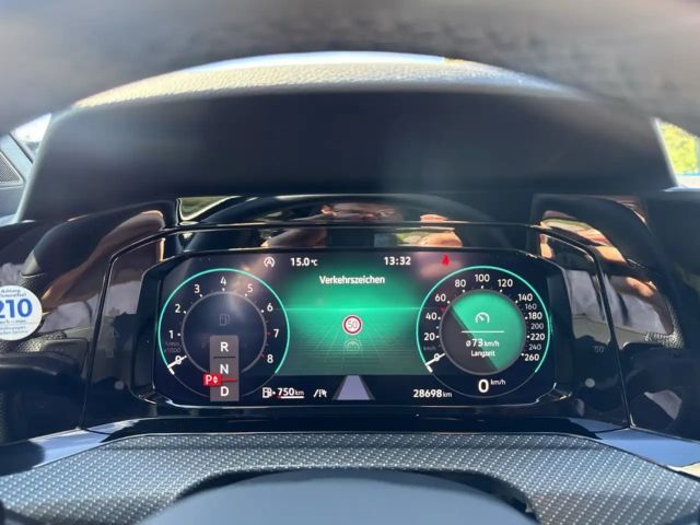 Volkswagen Golf 1.5 eTSI DSG R-Line Variant