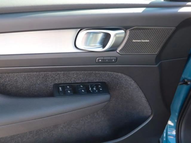 Volvo XC40 Business Dark Plus