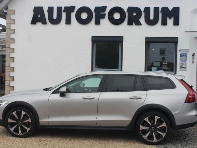 Volvo V60 Cross Country Plus