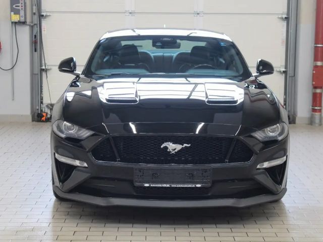 Ford Mustang Fastback GT 5.0 V8