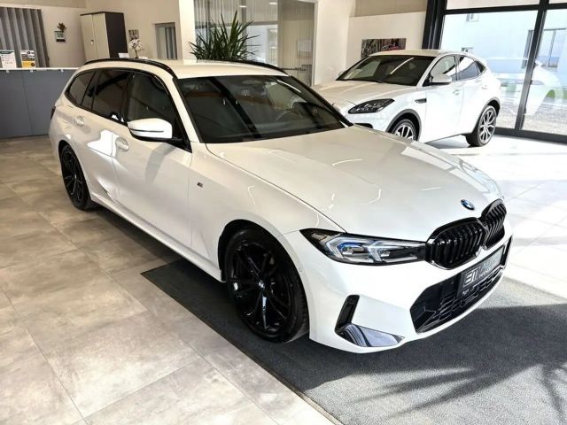 BMW 320 320d M-Sport Touring xDrive