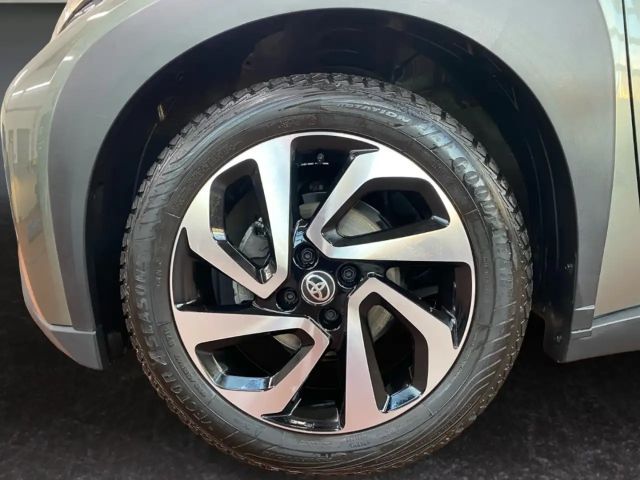 Toyota Aygo Bi-Tone Hatchback Pulse