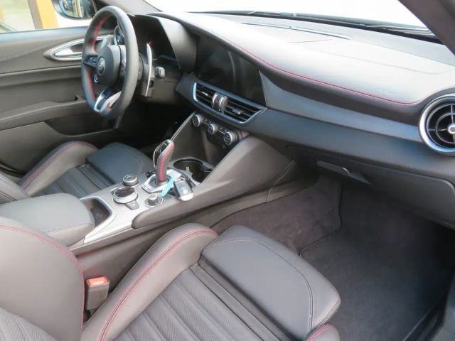 Alfa Romeo Giulia Q4