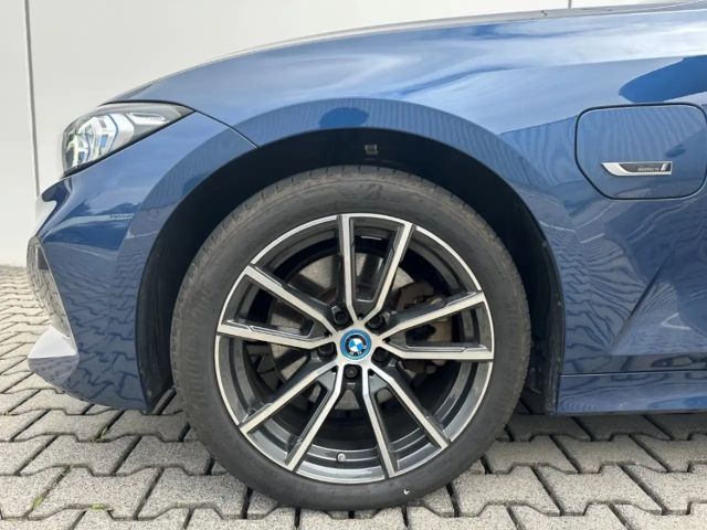 BMW 330 330e Touring