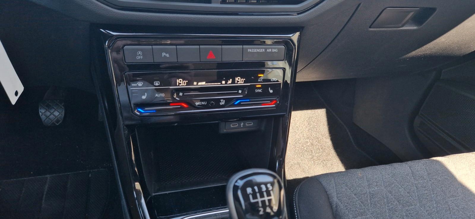 Volkswagen T-Cross StyleIQLEDKamera ACC Ascotgrau