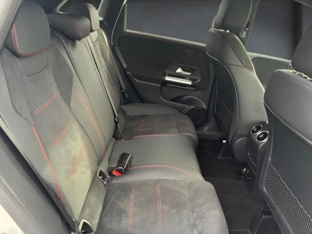 Mercedes-Benz B 200 AMG Line B 200 d Sedan