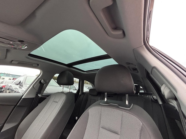 Audi A4 40 TFSI Avant S-Tronic