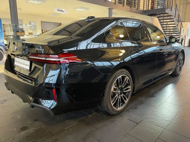 BMW 520 520i M-Sport Sedan