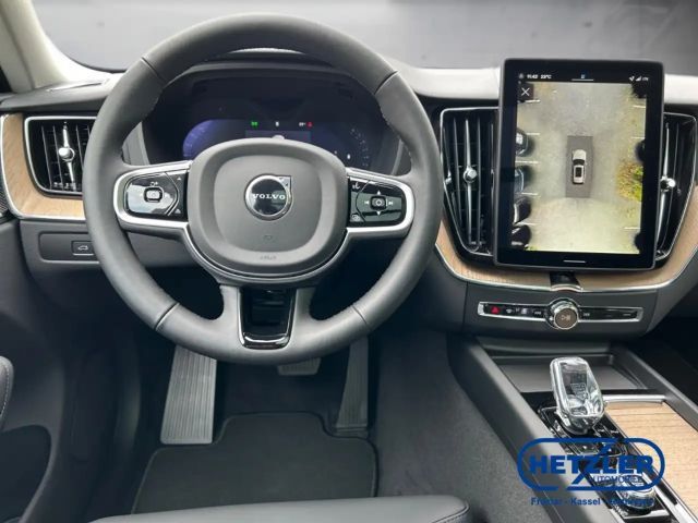 Volvo XC60 AWD Dark Plus