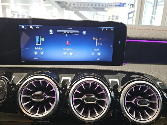 Mercedes-Benz CLA 200 AMG Line Coupé