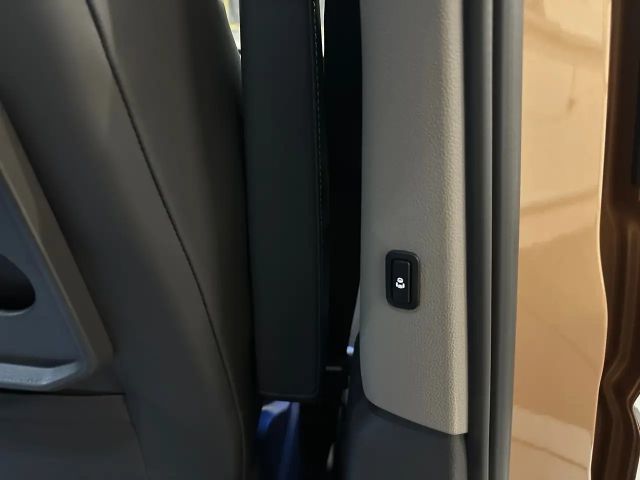 Volkswagen Multivan Style T7