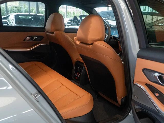 BMW 320 320d M-Sport Sedan xDrive