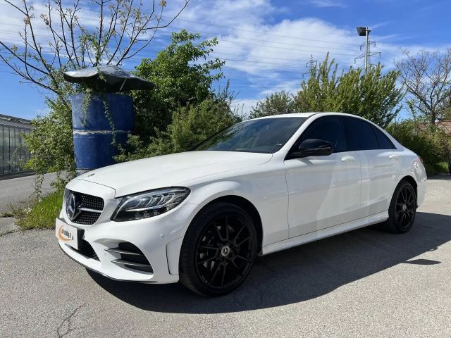 Mercedes-Benz C 200 4MATIC AMG Line Sedan