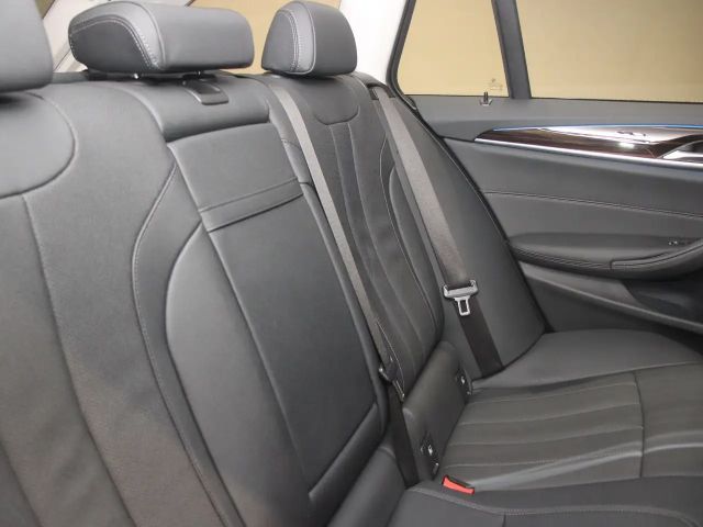 BMW 530 530e Touring