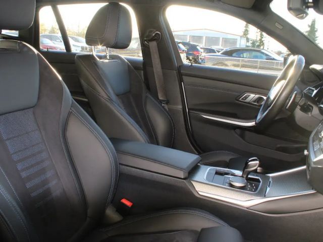 BMW 320 320i M-Sport Touring