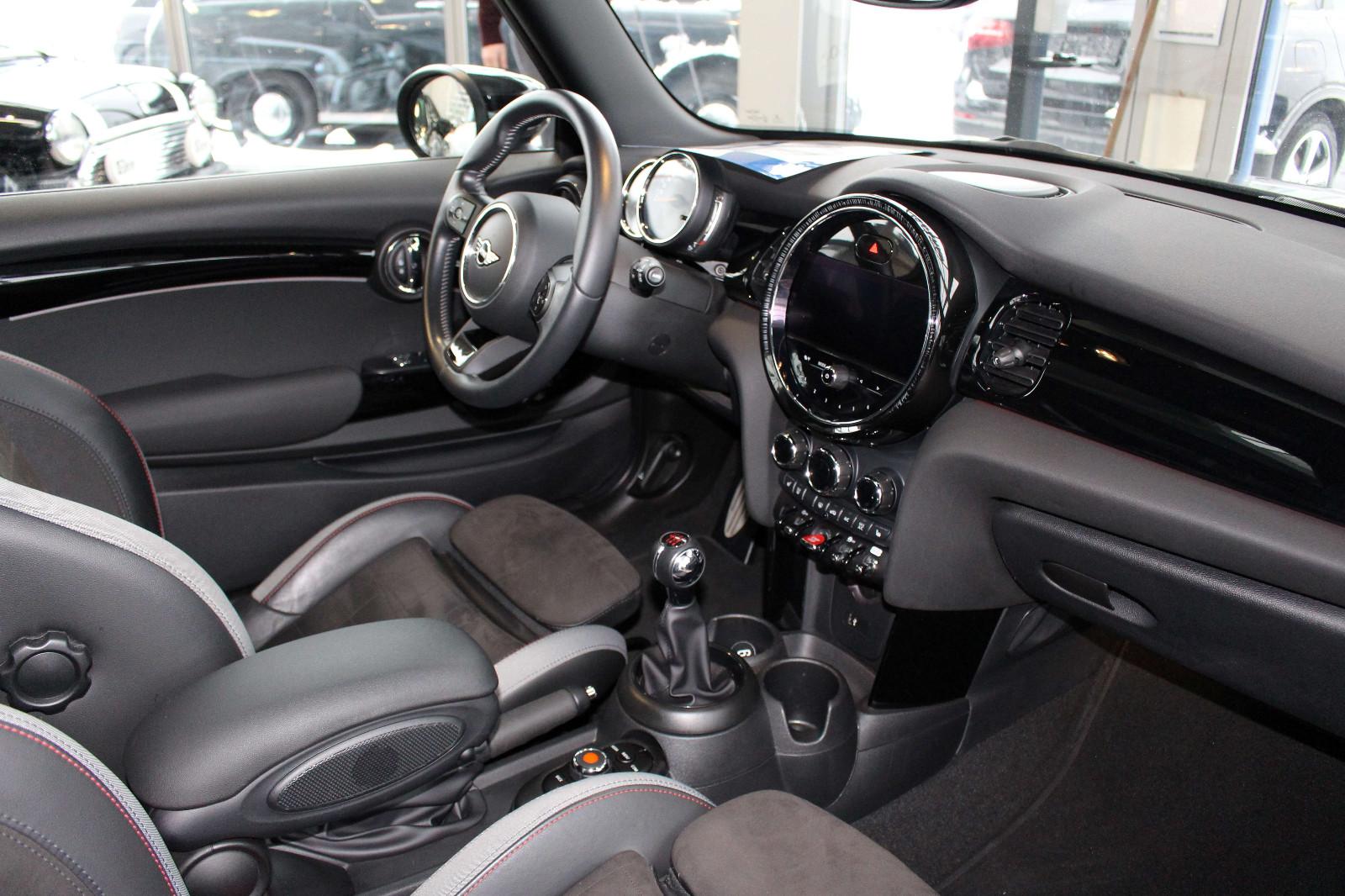 MINI Cooper John Cooper Works