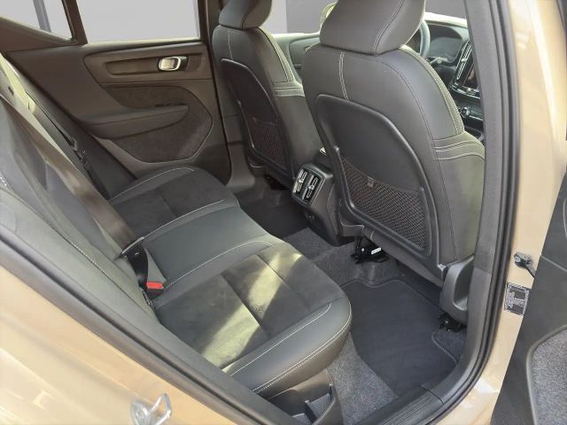 Volvo XC40 Dark Plus