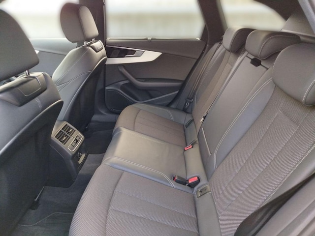 Audi A4 40 TFSI Avant Quattro S-Line S-Tronic