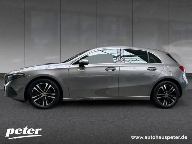 Mercedes-Benz A 180 A 180 d Progressive